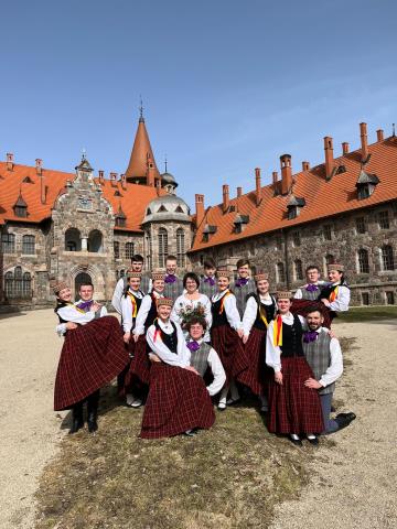 Cesvaines kultūras nama jauniešu deju kolektīvs "Cesvaine"